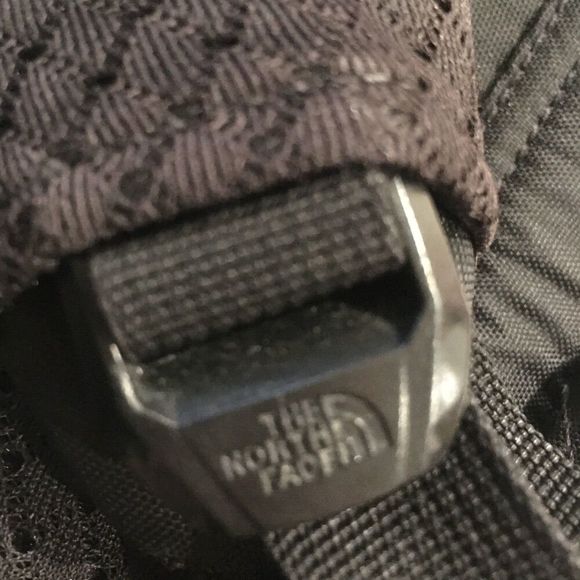 NORTH FACE Recon Black White Accents Hiking Camping School Laptop Backpack - Picture 4 of 13